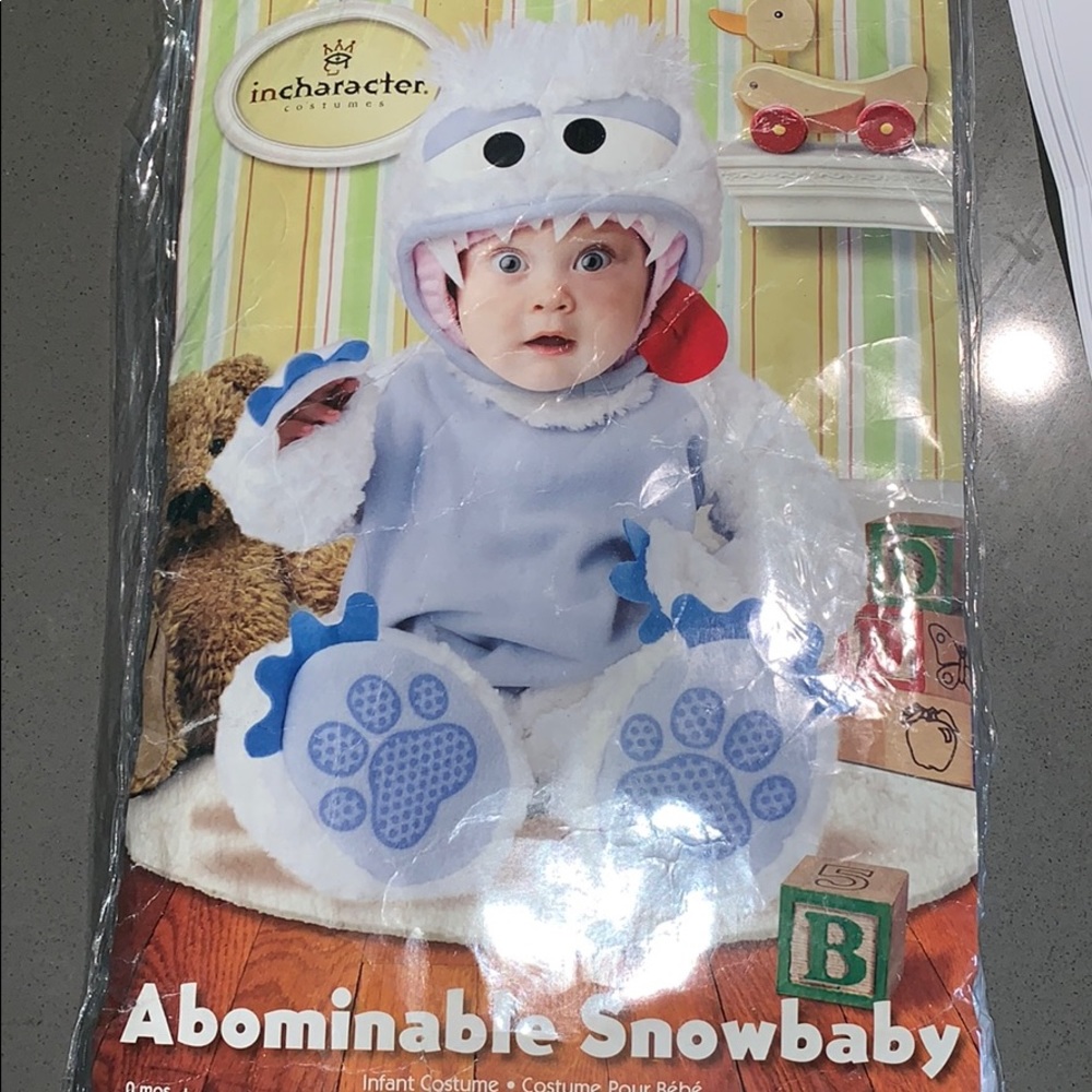 Abominable snowbaby size 6-12 months